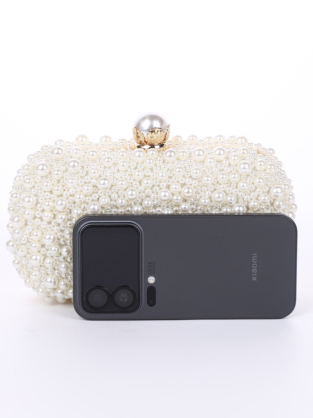 Pearl Frame Clutch — Refined Vintage Detail